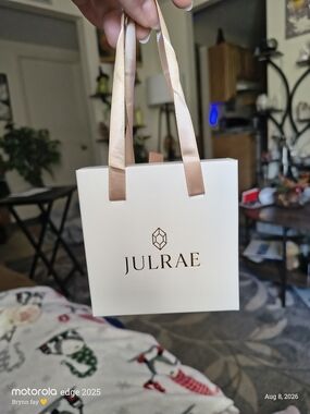 Cream & Rose Gold Women's Gift Bag